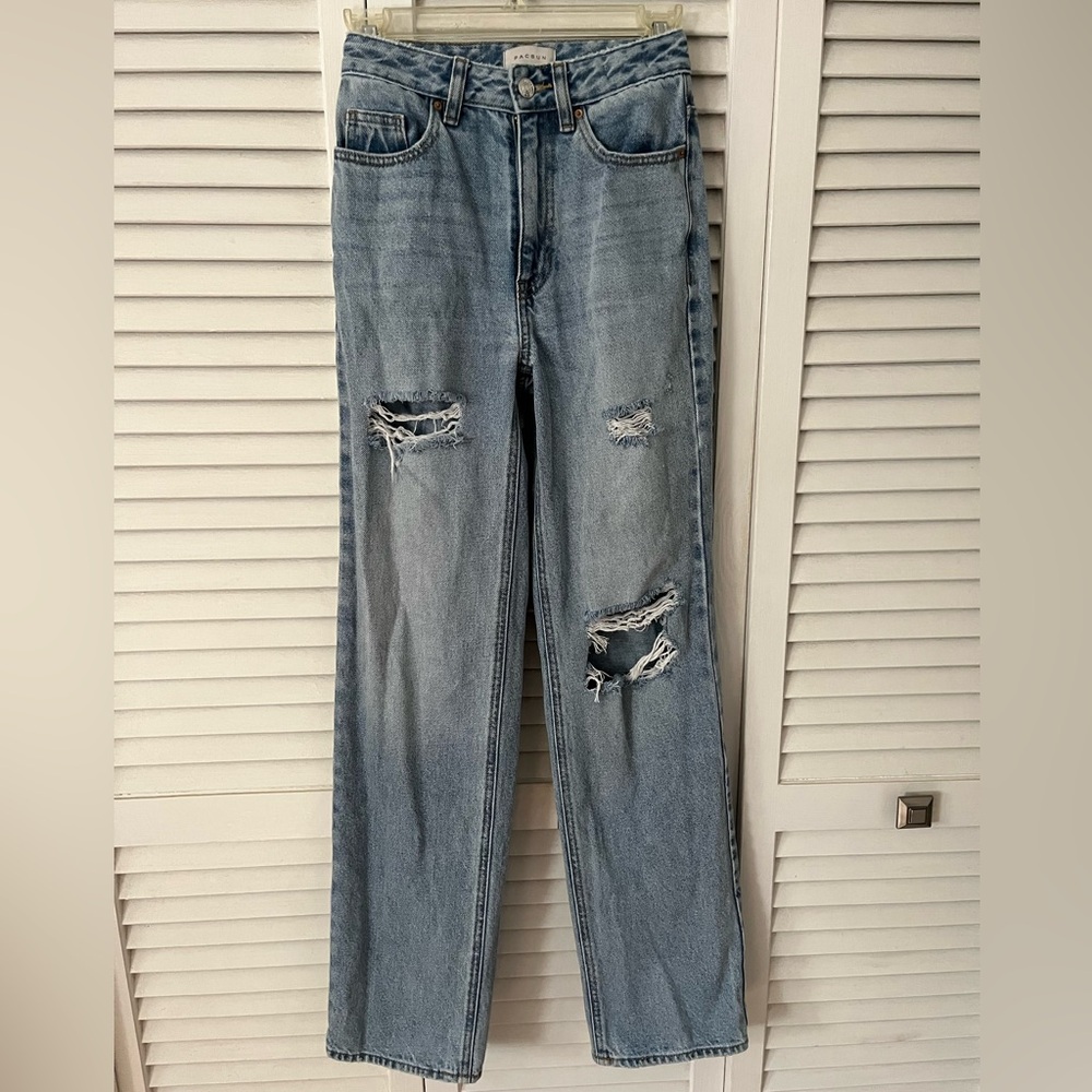 PacSun Light Indigo Ripped '90s Boyfriend Jeans